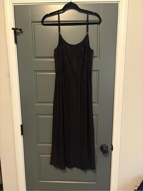 Rails Black Pleated Sleeveless Midi Dress Size Small